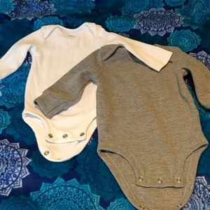 Bundle 2 Carter onzies grey and white